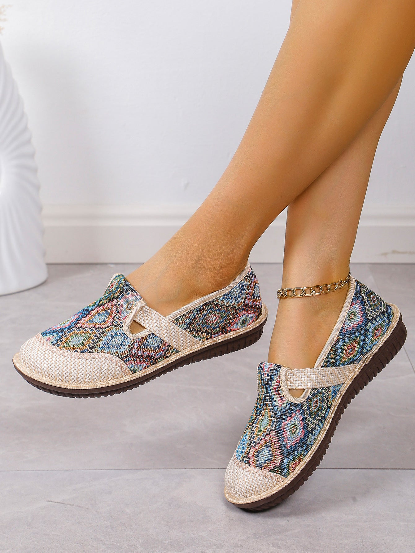 Beijing Ladies' Soft-Soled Casual Slip-On Shoes