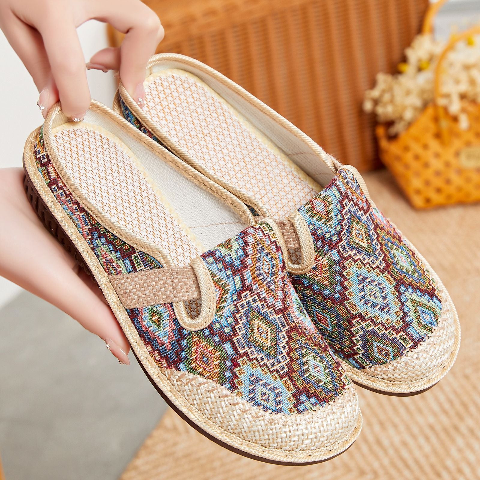 Beijing Ladies' Soft-Soled Casual Slip-On Shoes