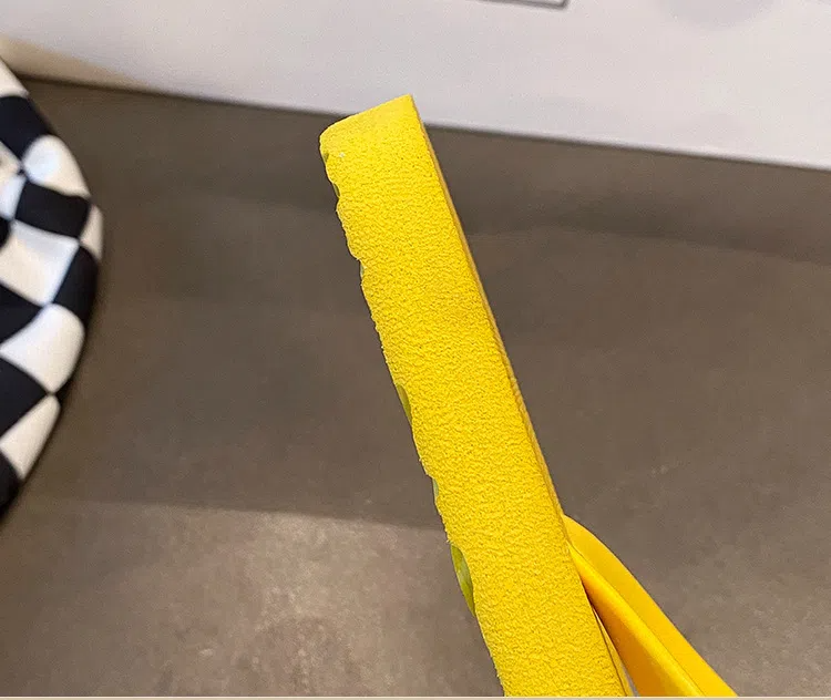 Daisy embellished flip flops