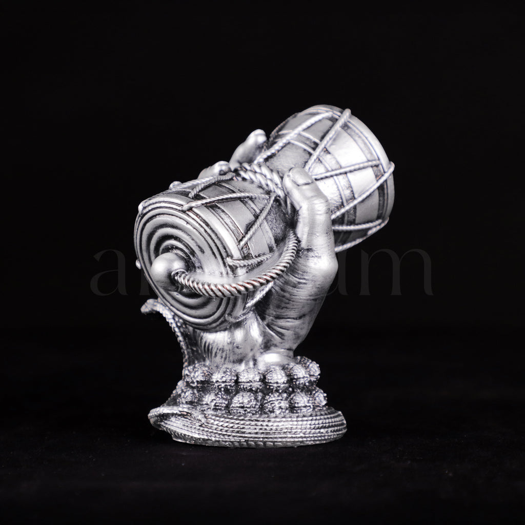 शिव दमरू कार डैशबोर्ड